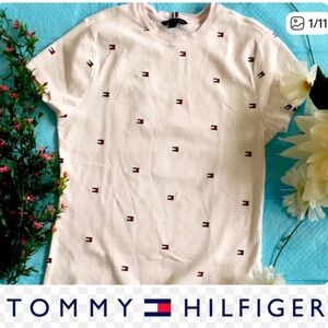 NWOT: Tommy Hilfiger T-Shirt - Size L - New - 100% Cotton